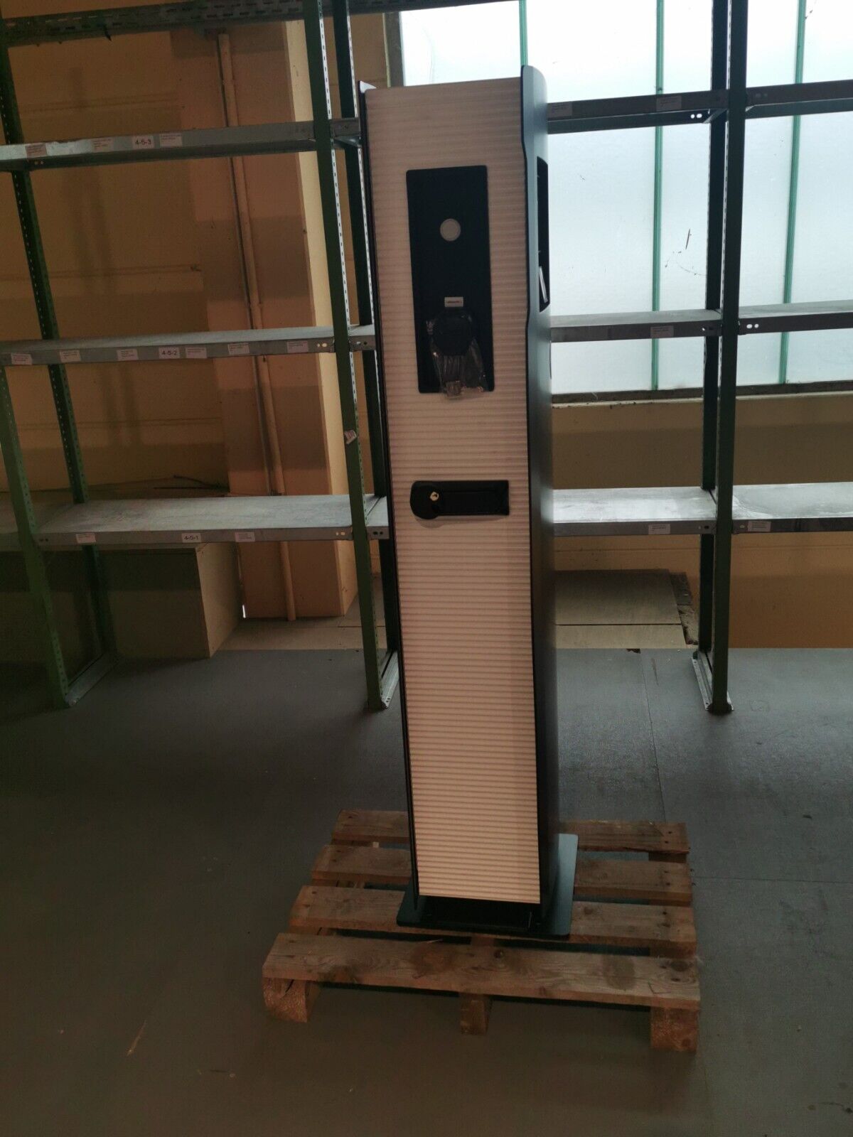 Bosecker Evolution 350 Stromladesäule E21G015520C0 Ladesäule 2x Ladepunkte Typ 2