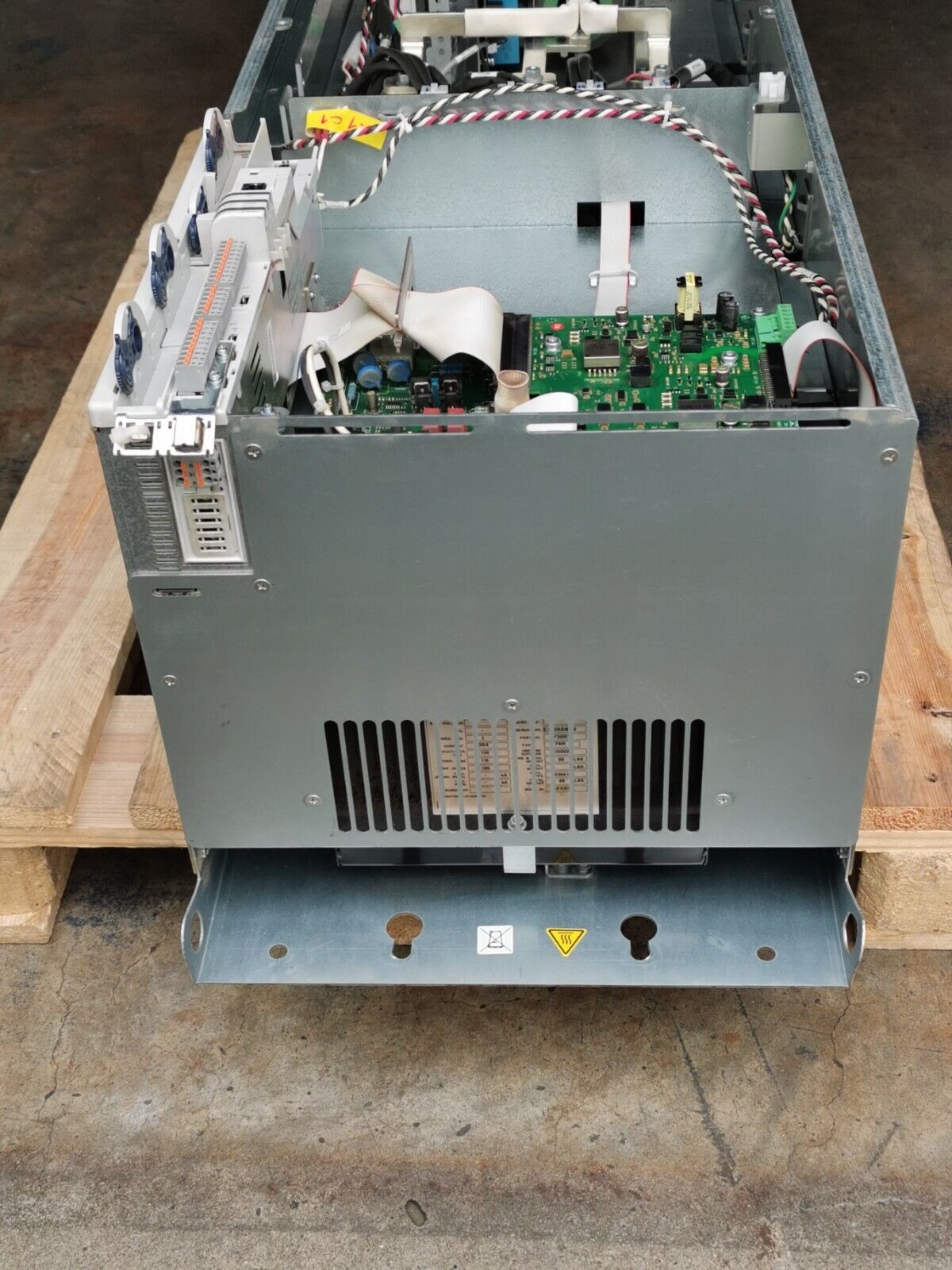 Lenze E94ASHE2454A22NNNN (1591733)