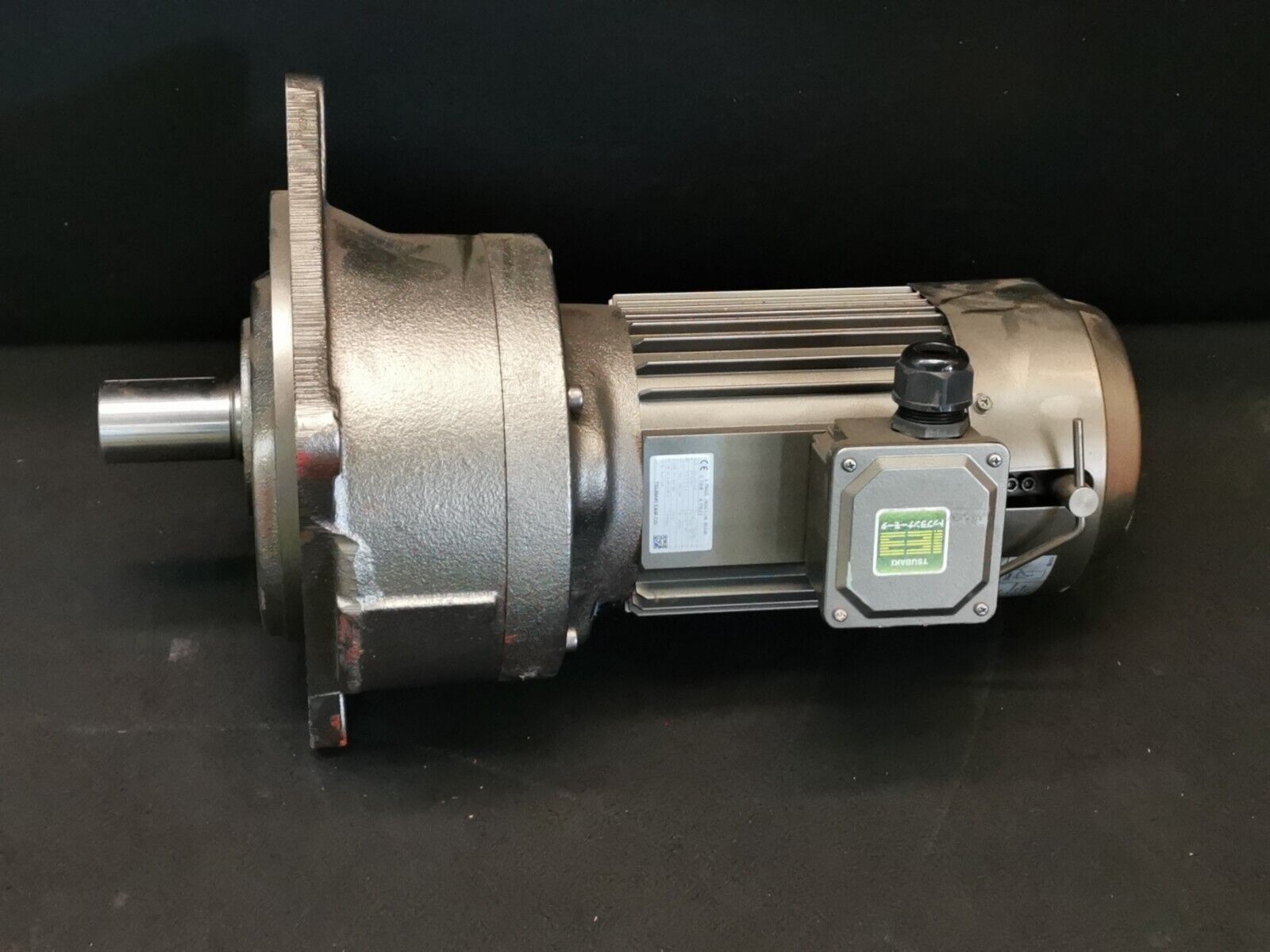 Tsubaki GEAR MOTOR GMTE075-42F165BNQ 0,75kW Übersetzung 1:165