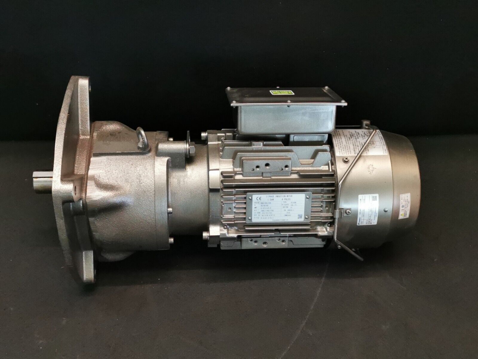 Tsubaki GEAR MOTOR GMTE150-38U20BNQ 1,5kW Übersetzung 1:20