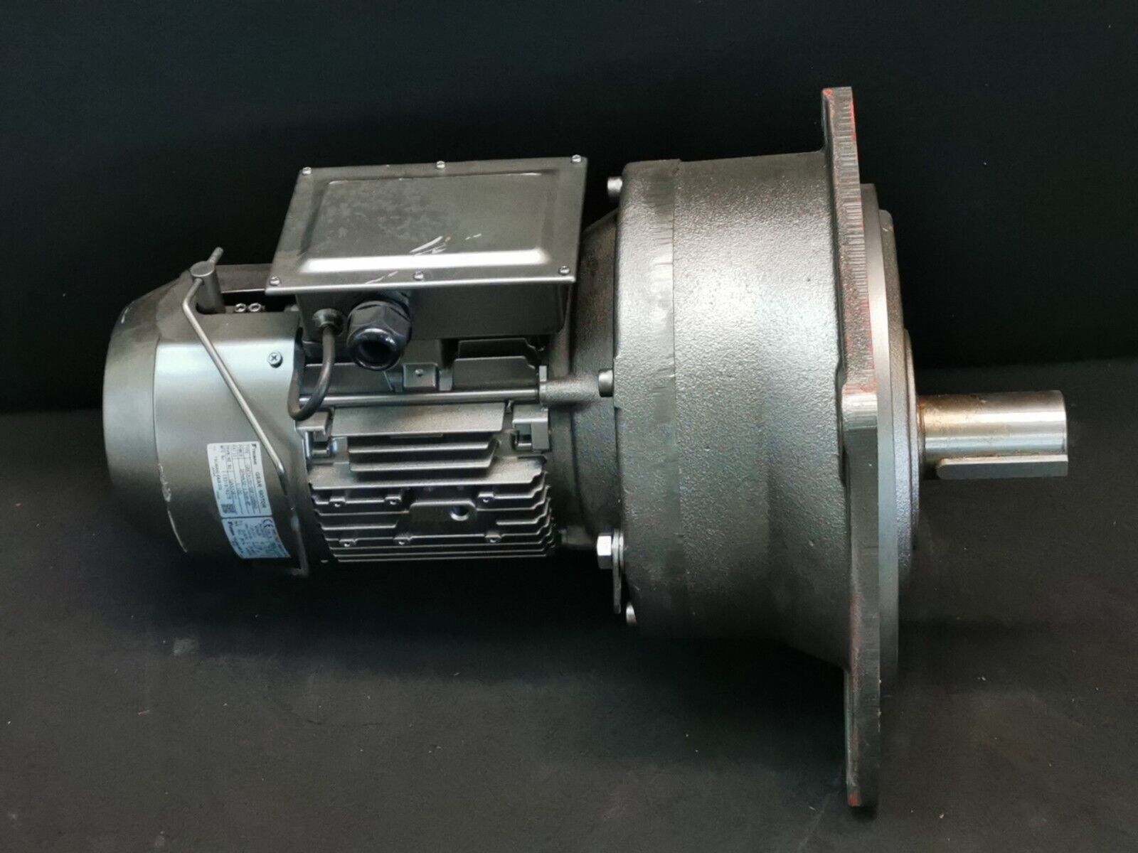 Tsubaki GEAR MOTOR GMTA150-50F120BNQ 1,5kW Übersetzung 1:120