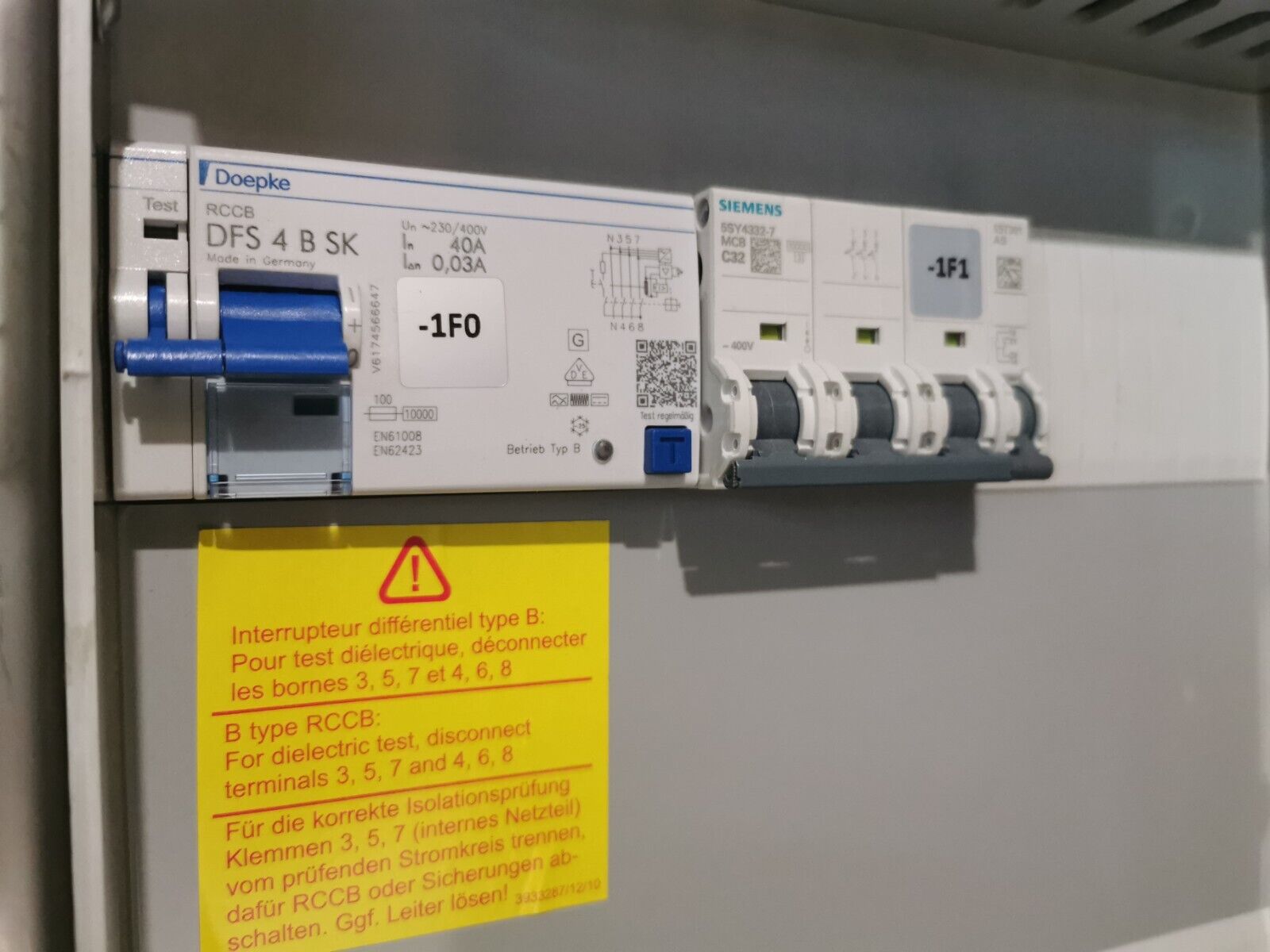 Bosecker Evolution 350 Stromladesäule E21G015520C0 Ladesäule 2x Ladepunkte Typ 2