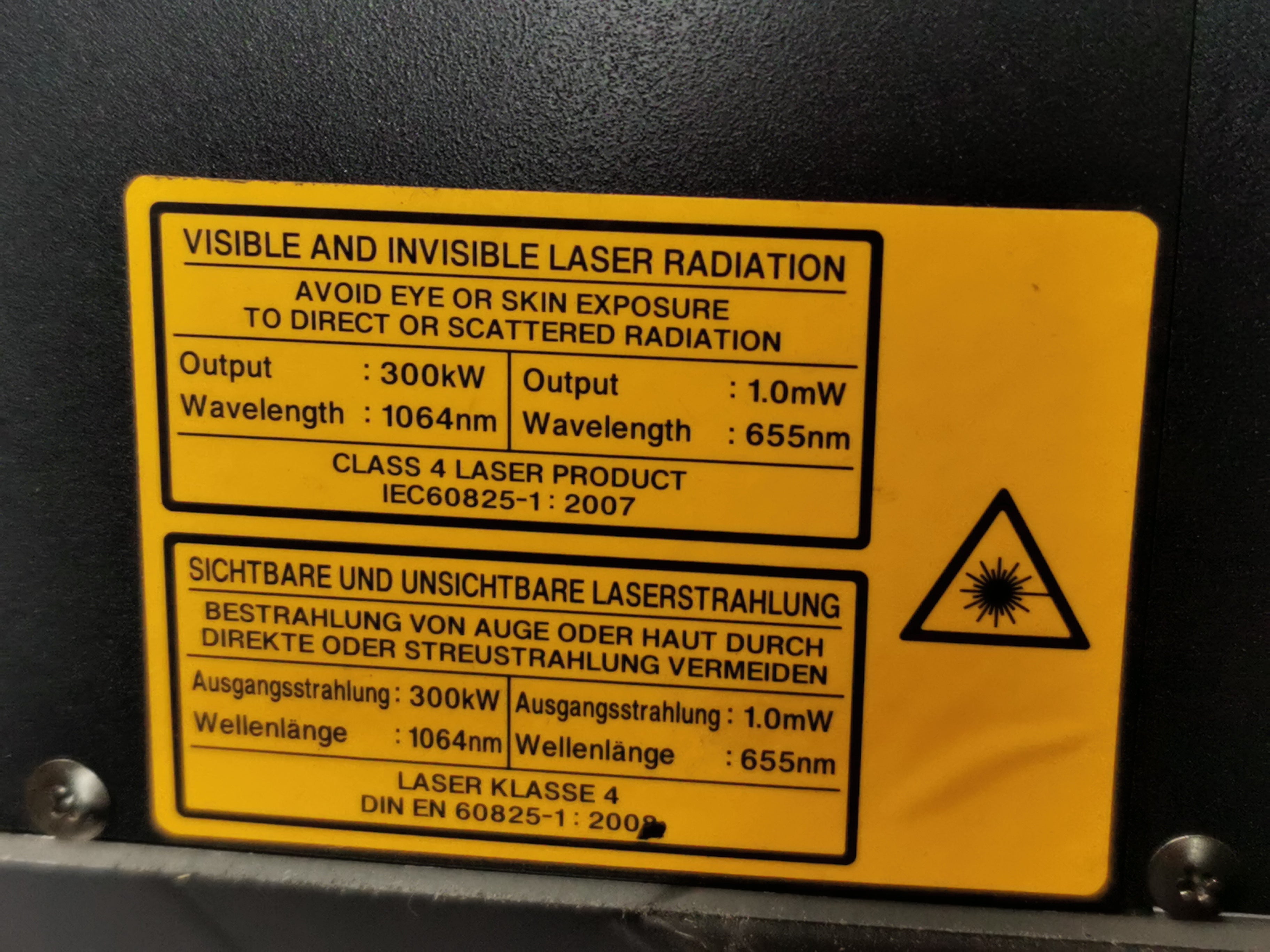 Keyence Marking Laser MD-V9900WA 3-Axis YVO4 Laser Marker Keyence Marking Laser MD-V9900WA 3-Axis YVO4 Laser Marker