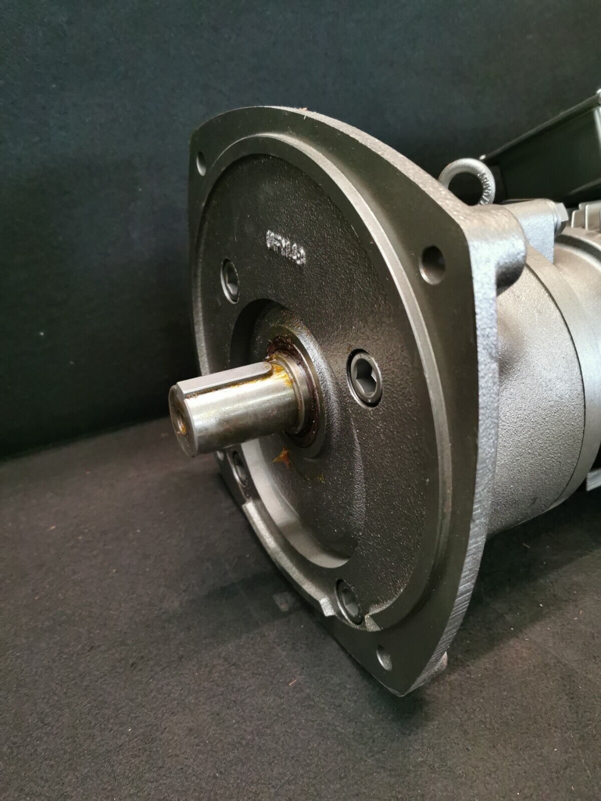 Tsubaki GEAR MOTOR GMTE150-38U20BNQ  1,5kW Übersetzung 1:20