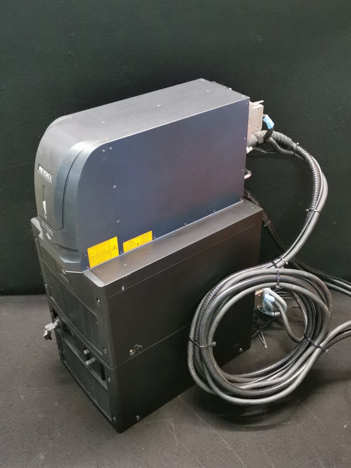 Keyence Beschriftungslaser MD-V9900WA 3-Axis YVO4 Laser Marker