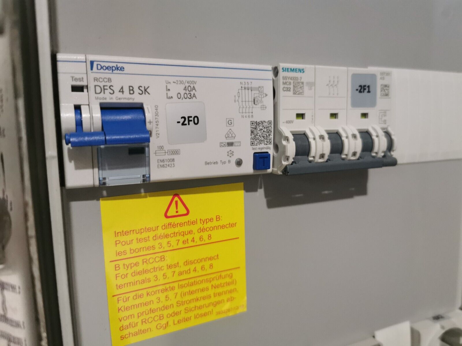 Bosecker Evolution 350 Stromladesäule E21G015520C0 Ladesäule 2x Ladepunkte Typ 2